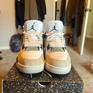 Jordan 4 Military Black 2022 Size 10.5 Mens
